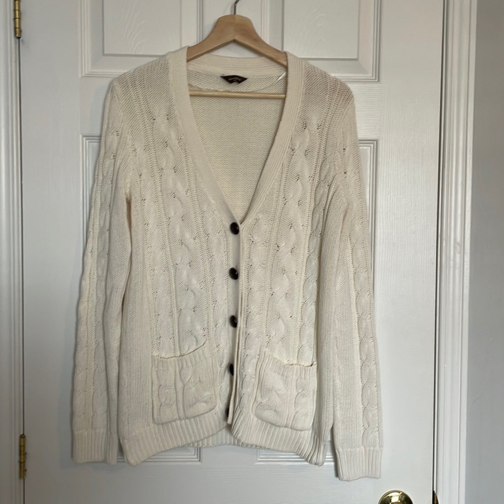 Denver Hayes cable knit V-neck button down cardigan